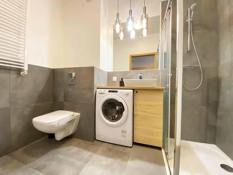 K22 Sky Apartments In The Варшава Екстериор снимка