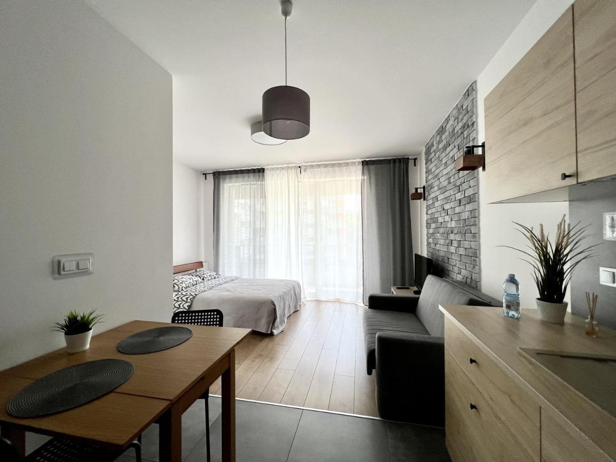 K22 Sky Apartments In The Варшава Екстериор снимка